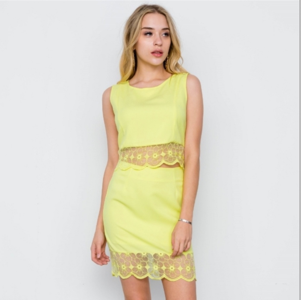 🚨⬇️SALE!💥 CROP TOP HIGH WAIST SKIRT SET